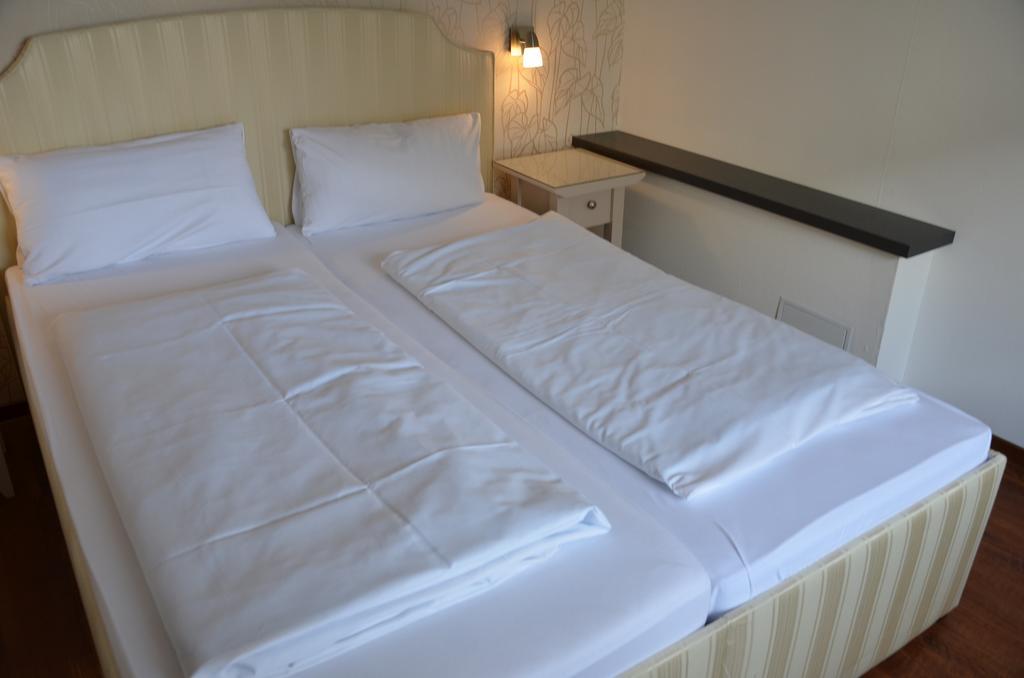 Hotel Am Nordkreuz Harrislee Buitenkant foto